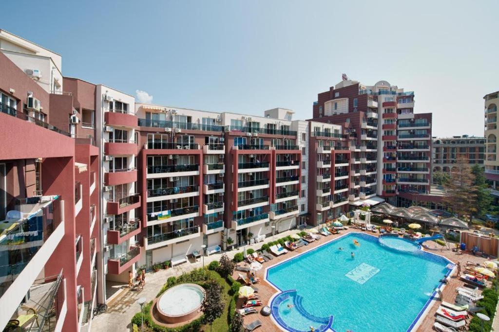 Апартаменты Deluxe Admiral Plaza Солнечный берег Экстерьер фото