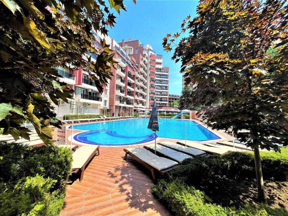 Апартаменты Deluxe Admiral Plaza Солнечный берег Экстерьер фото