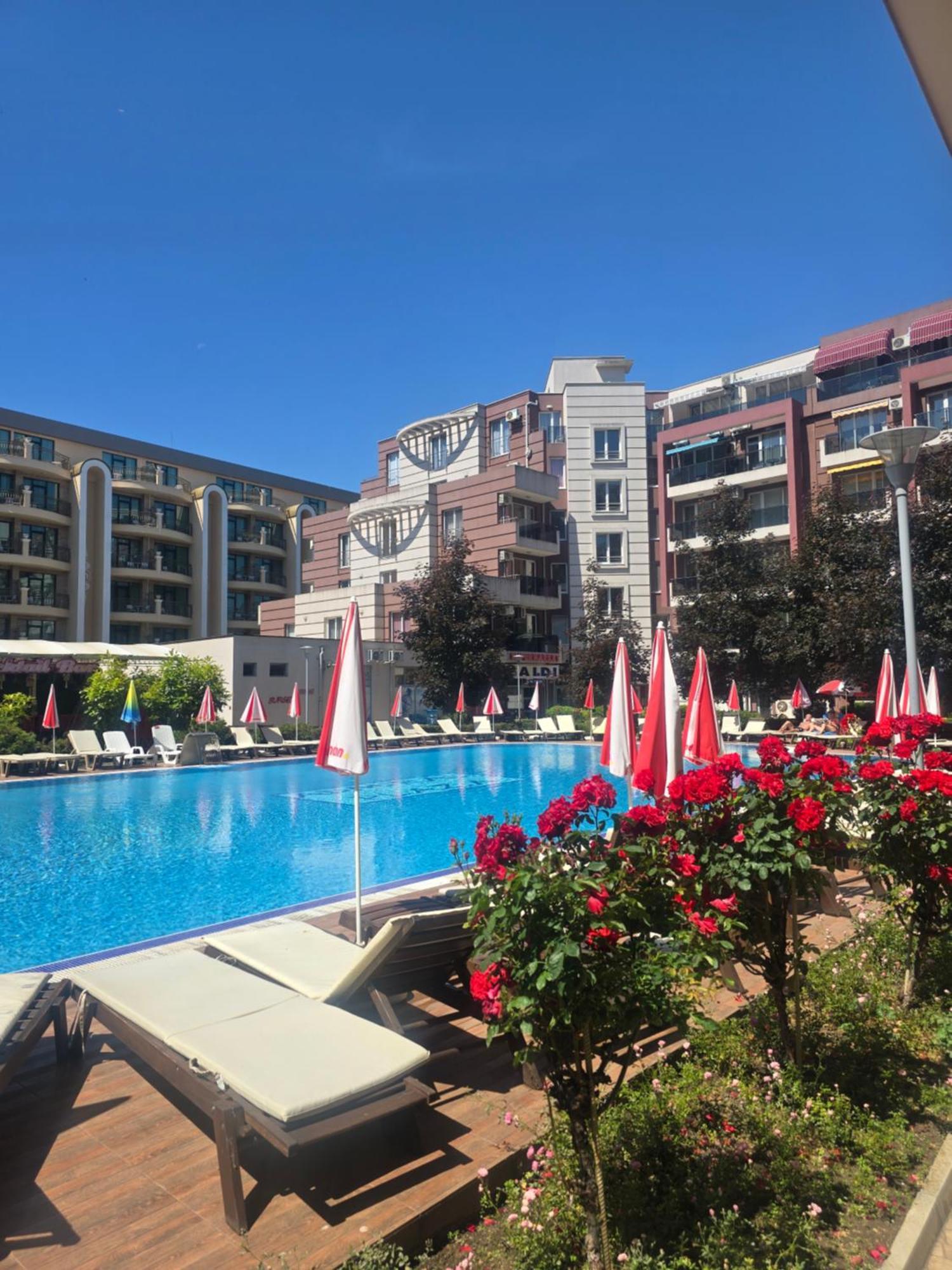 Апартаменты Deluxe Admiral Plaza Солнечный берег Экстерьер фото