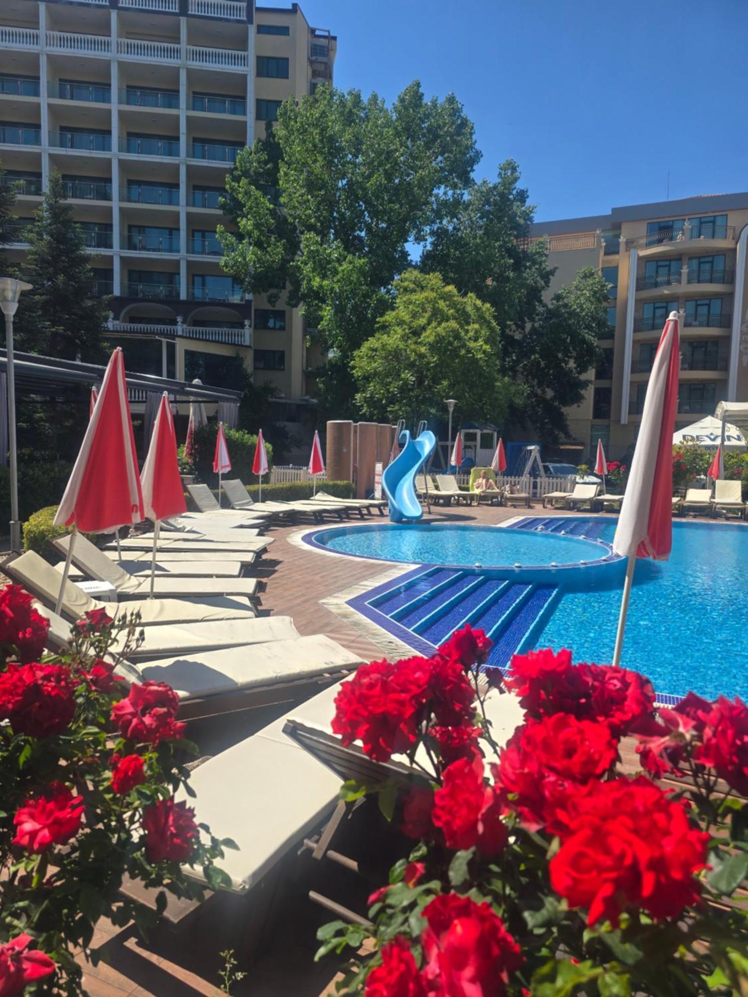 Апартаменты Deluxe Admiral Plaza Солнечный берег Экстерьер фото